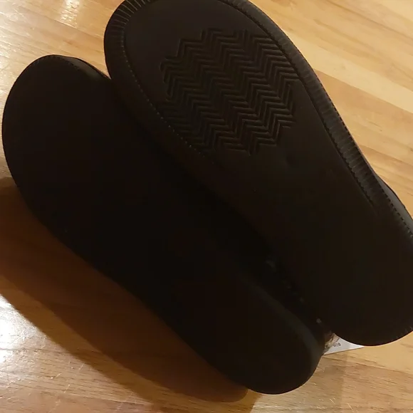 Muk Luks Slipper Booties - Picture 8 of 13